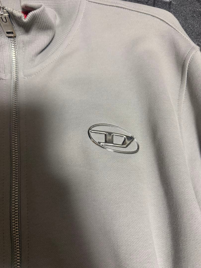 DIESEL グレージップトレーナー