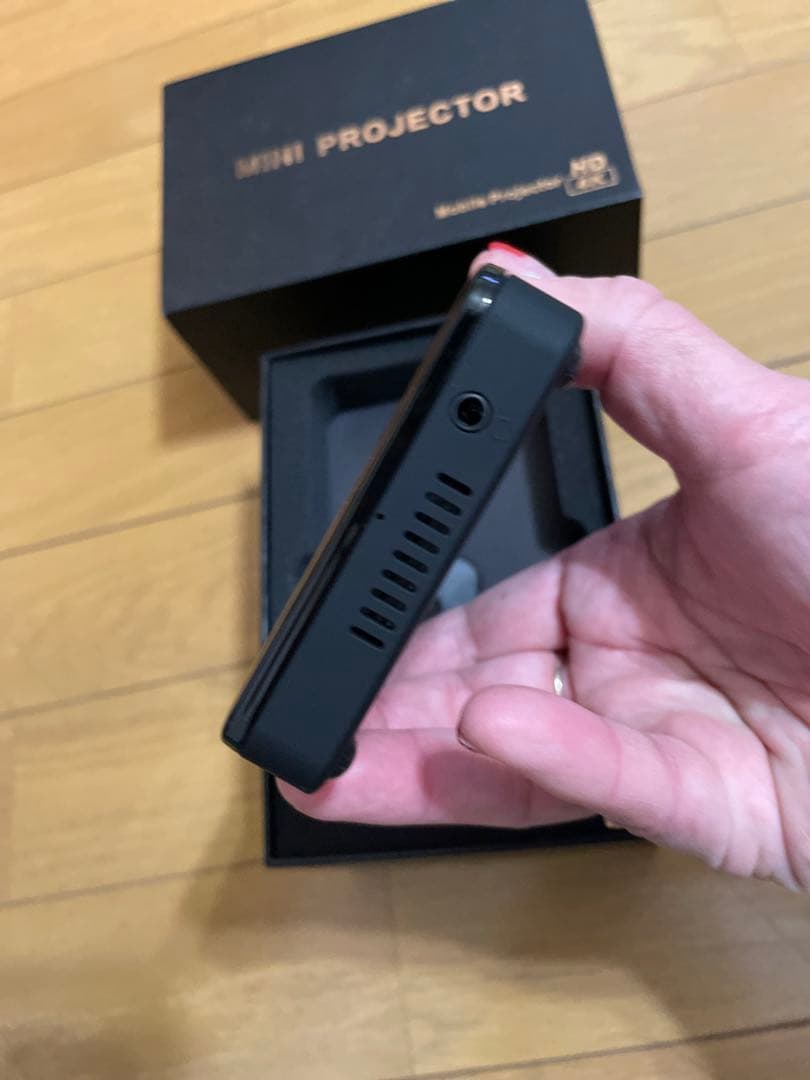 スマートミニプロジェクター　モバイルプロジェクター