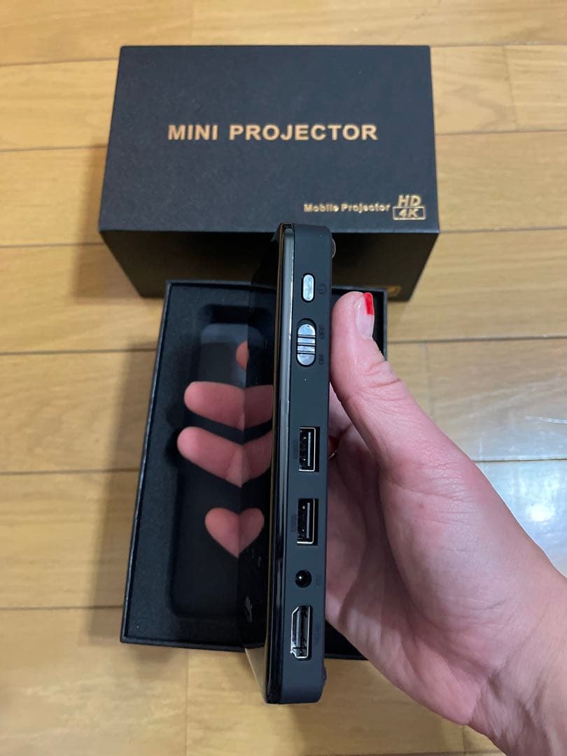 スマートミニプロジェクター　モバイルプロジェクター