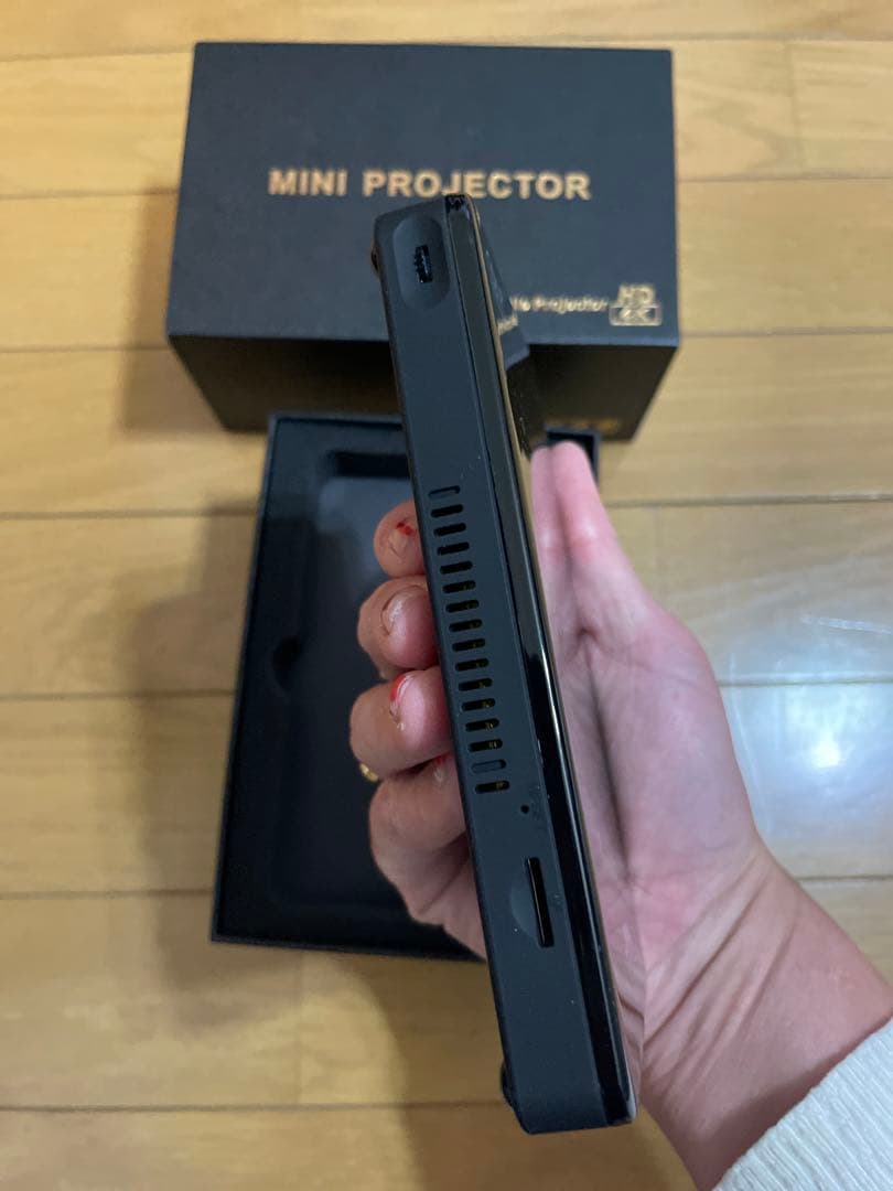 スマートミニプロジェクター　モバイルプロジェクター