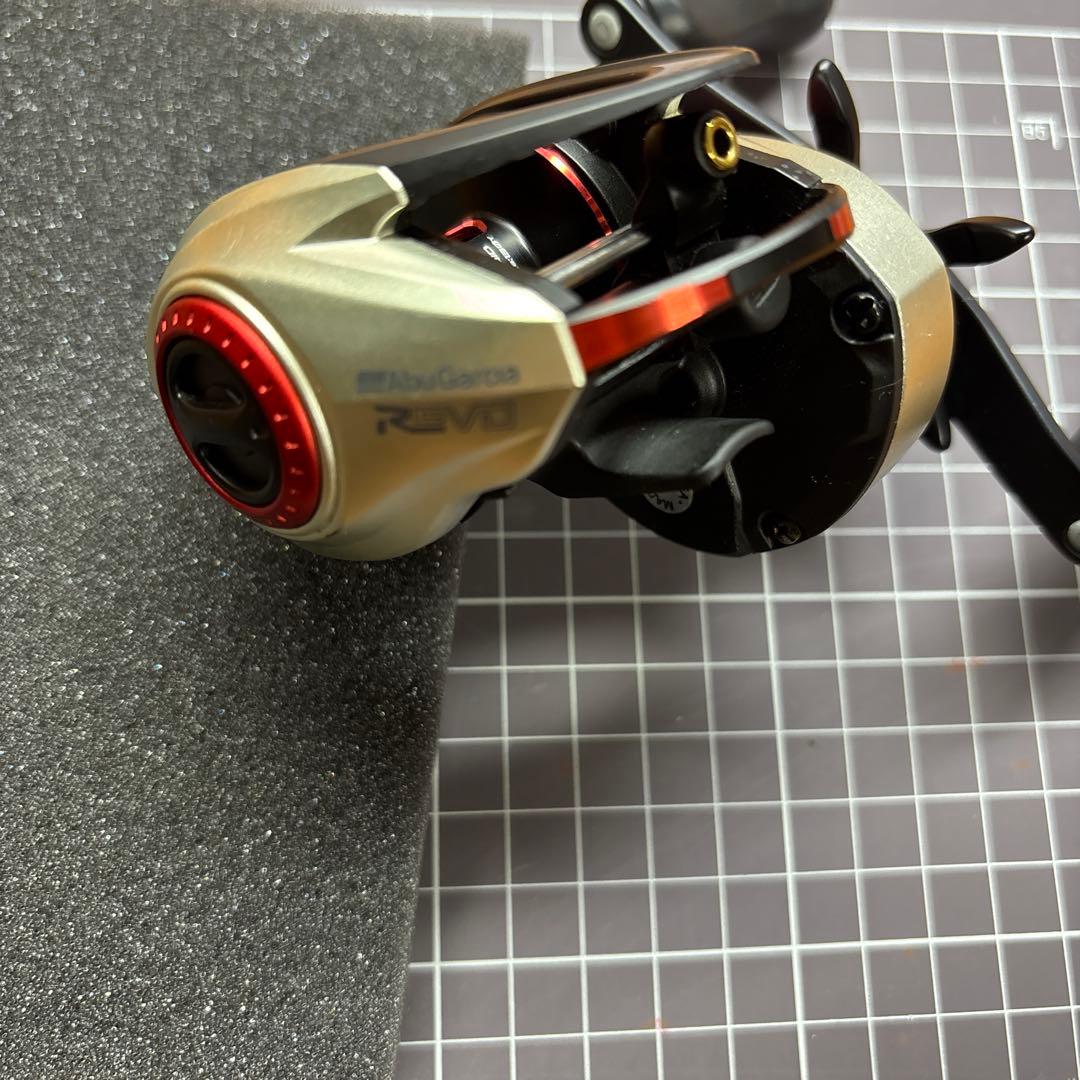 アブ　Abu レボ5 STX LP-L REVO5替えスプール2個付き