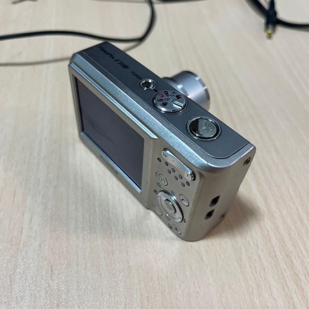 動作品 FUJIFILM FINEPIX F31fdコンパクトデジタルカメラ