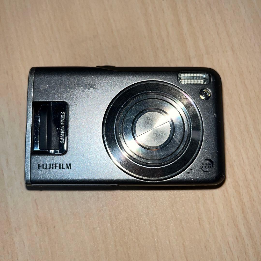 動作品 FUJIFILM FINEPIX F31fdコンパクトデジタルカメラ
