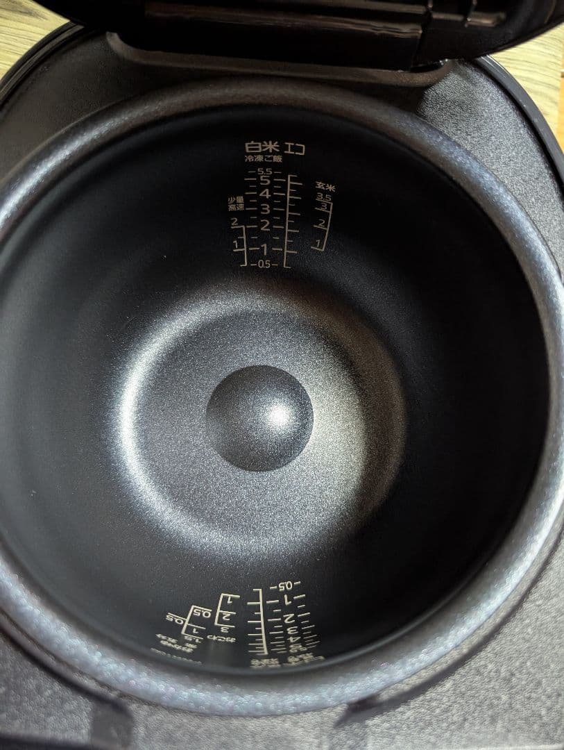 【未使用に近い】TIGER　IH炊飯器5.5合　JPW-10E3　R7.8月購入