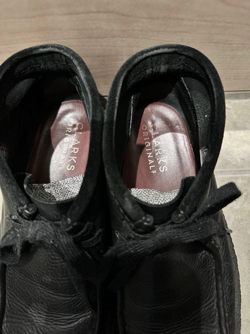 クラークス オリジナルズ ワラビー ブーツ シボ革 ブラック