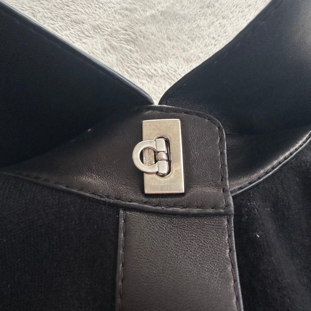 美品　現行　サルヴァトーレフェラガモ　ラムレザー　コート　ガンチーニ　シルク混