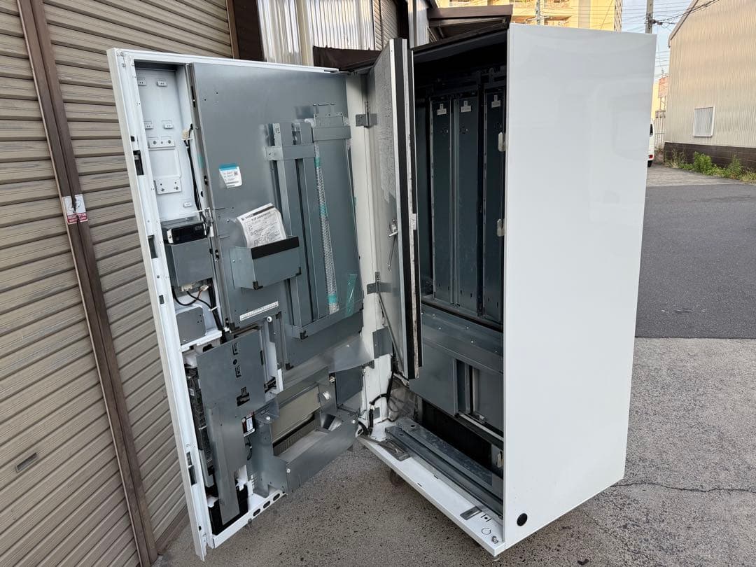 SANDEN　サンデン　ど冷えもん　冷凍自動販売機　新５００円対応　２０２１年製