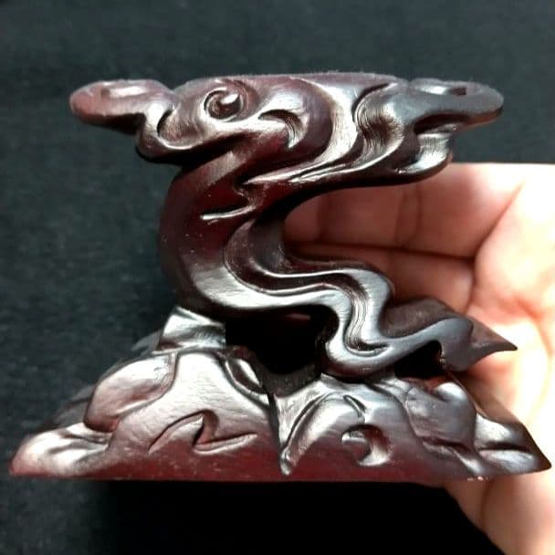 ギラギラルチルクォーツ《原石》専用台座付き　金運　仕事運　勝負運