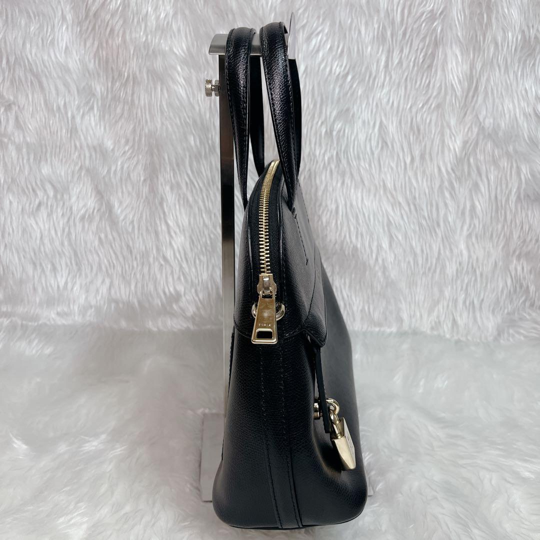 【未使用級✨️新型】FURLA パイパー ブラック レザー ハンドバッグ 極美品