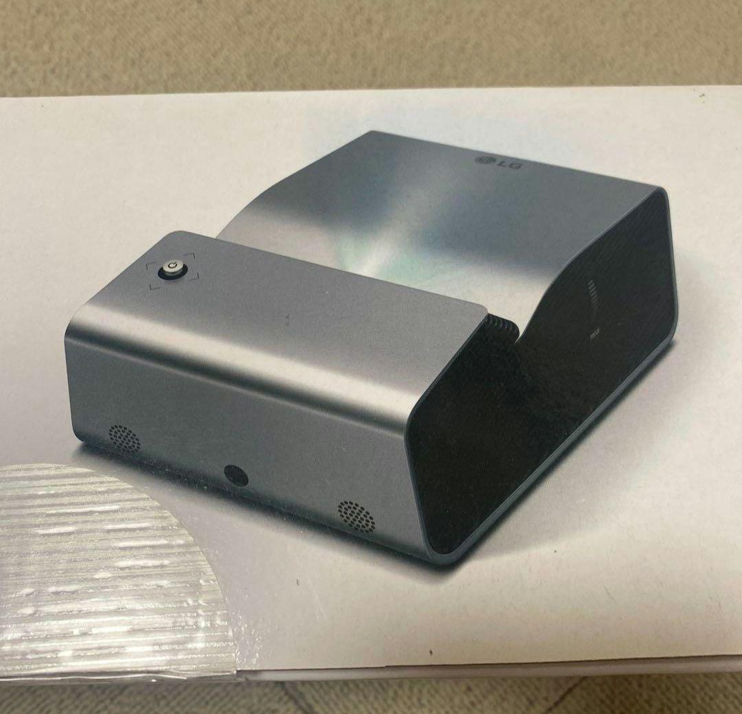 LG CineBeam 超短焦点プロジェクター