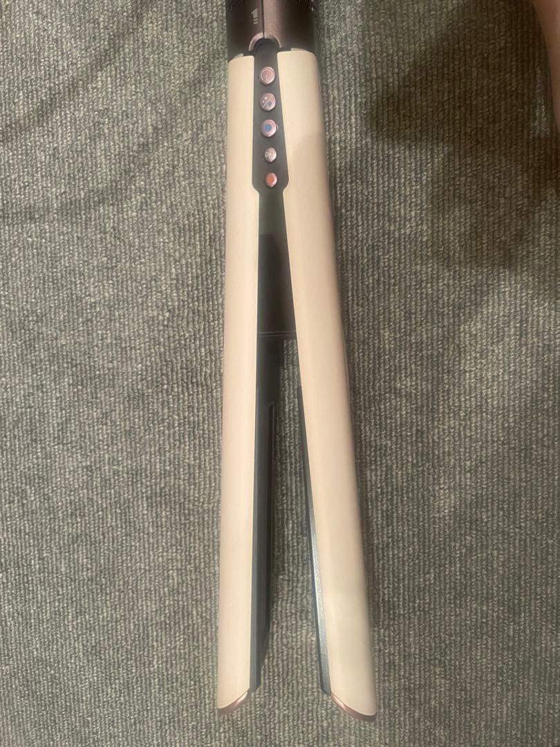 今日だけのセール　ダイソンヘアー　ストレイトナー