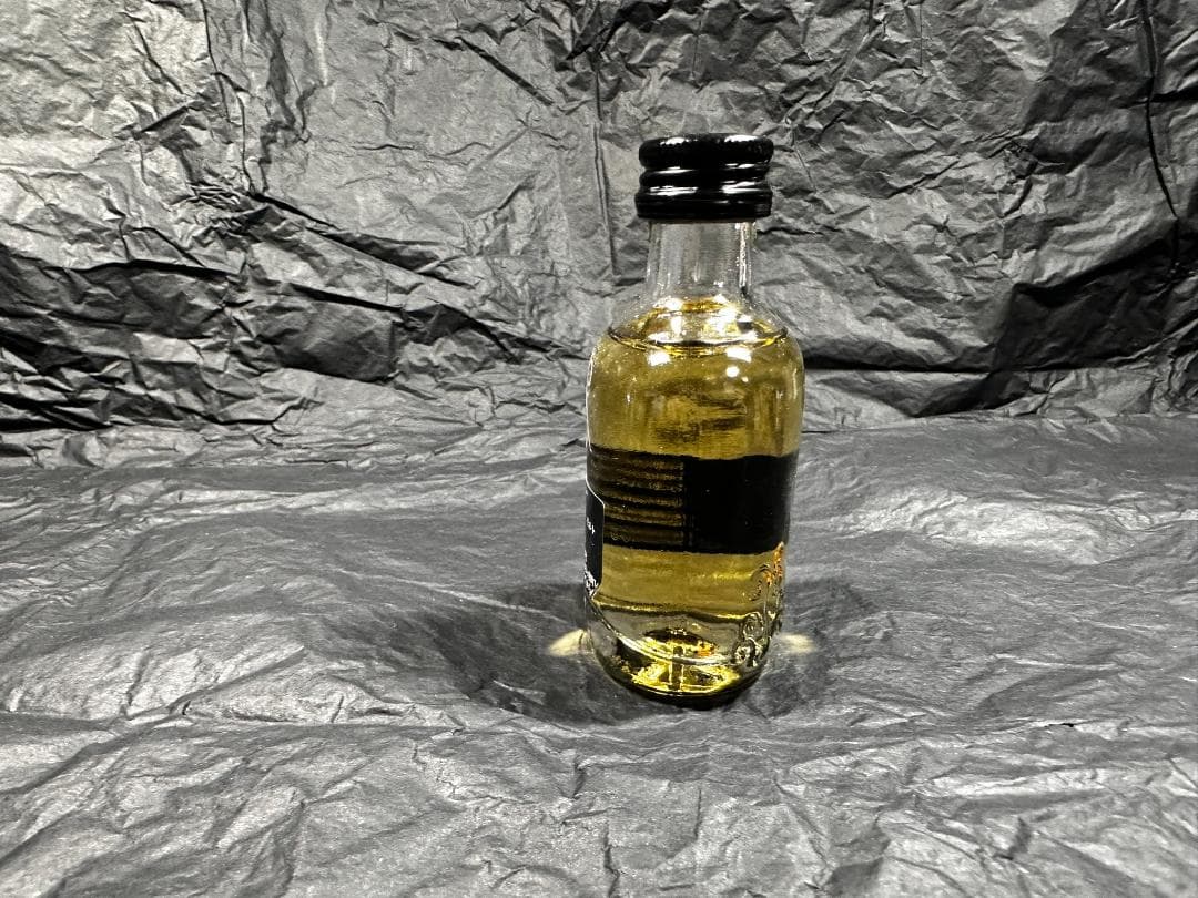 ミニボトル　スコッチ　バルブレア2000　箱付き