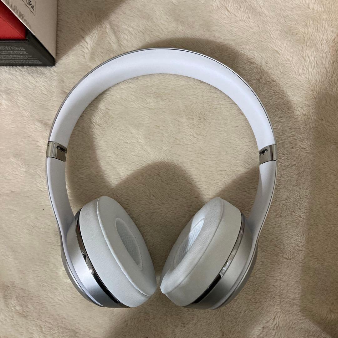 34)未使用beats solo3 wireless 特別版シルバー