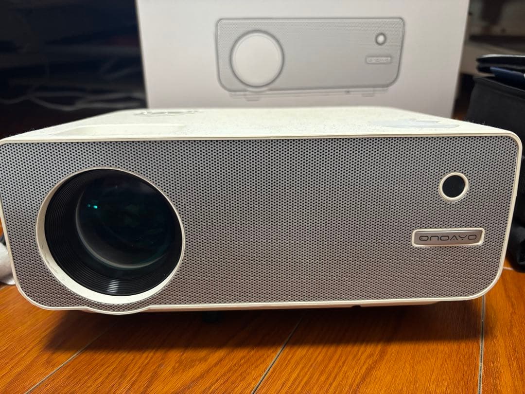 ONAOYO 1080P Video Projector 本体