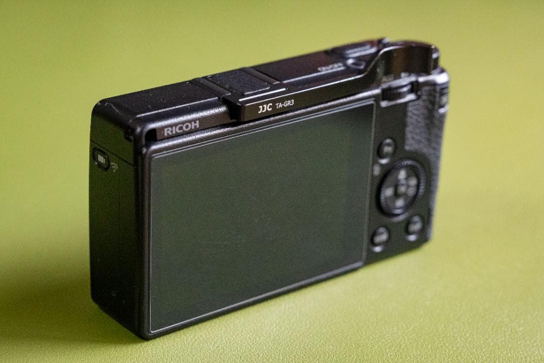 RICOH GRⅢx フィルター、フード、サムレスト、予備バッテリー、5年保証