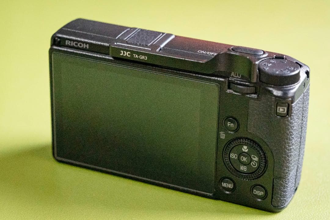 RICOH GRⅢx フィルター、フード、サムレスト、予備バッテリー、5年保証