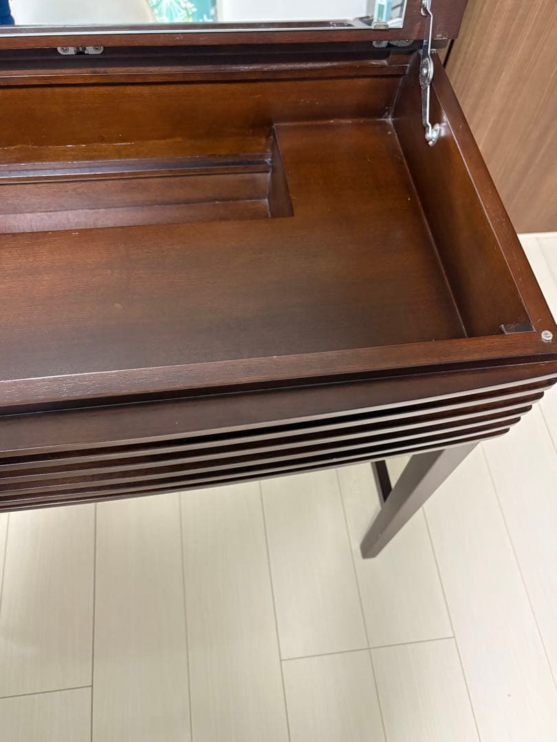 a.flat　ルーバー・ドレッサー　鏡台