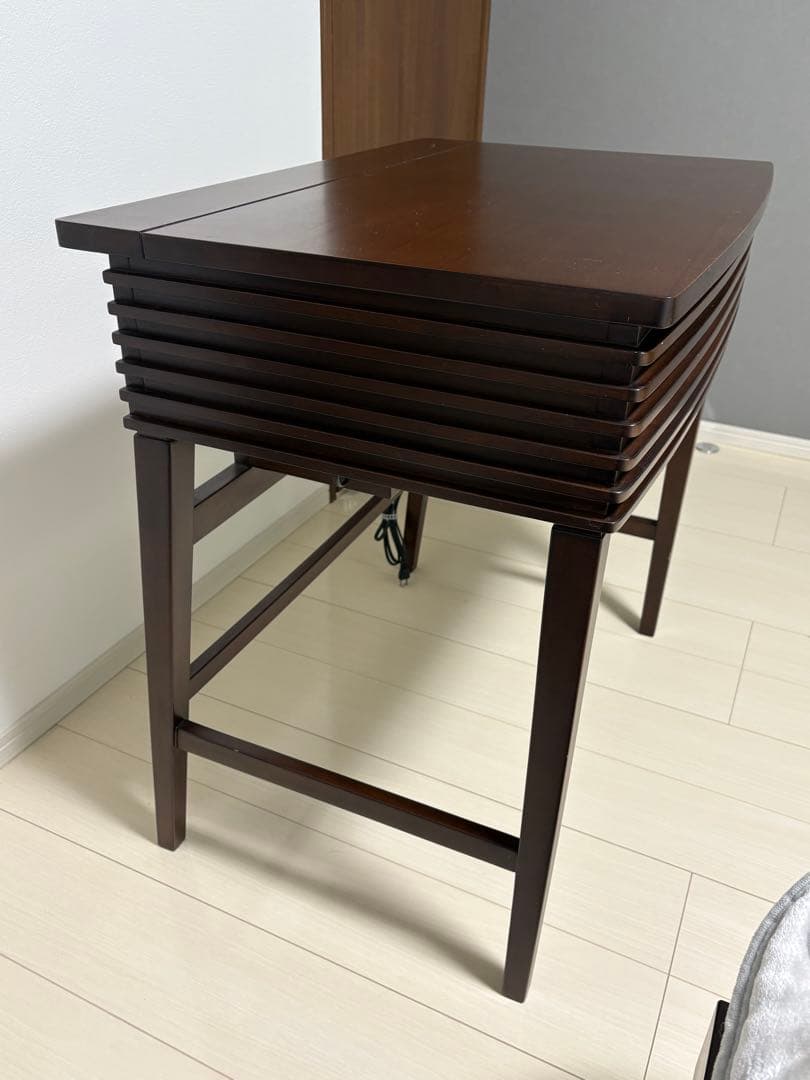 a.flat　ルーバー・ドレッサー　鏡台