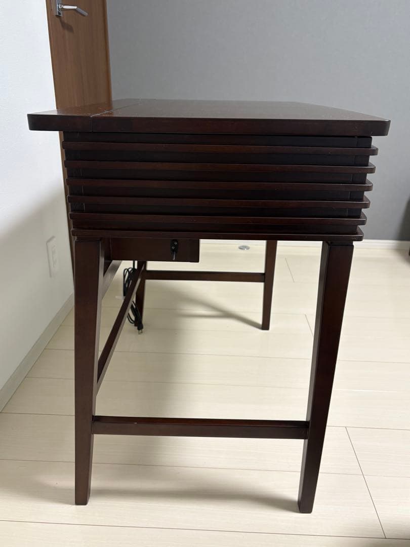 a.flat　ルーバー・ドレッサー　鏡台