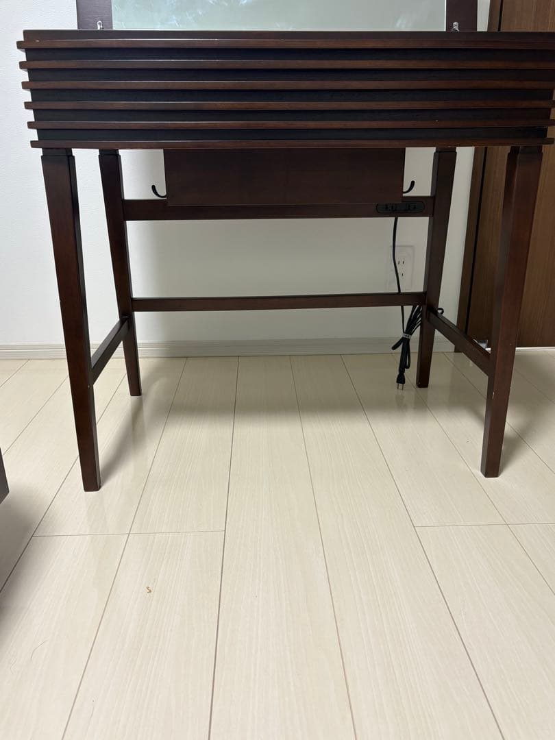 a.flat　ルーバー・ドレッサー　鏡台