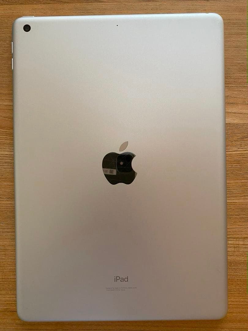 Apple iPad 7世代　10.2インチ シルバー 本体　Wi-fi