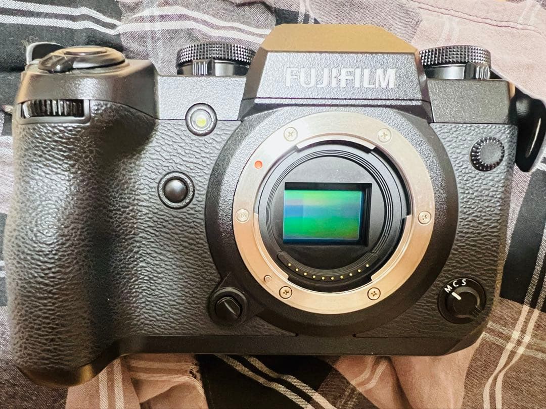 富士フイルム FUJIFILM X-H1 カメラ・バッテリー2個・充電器