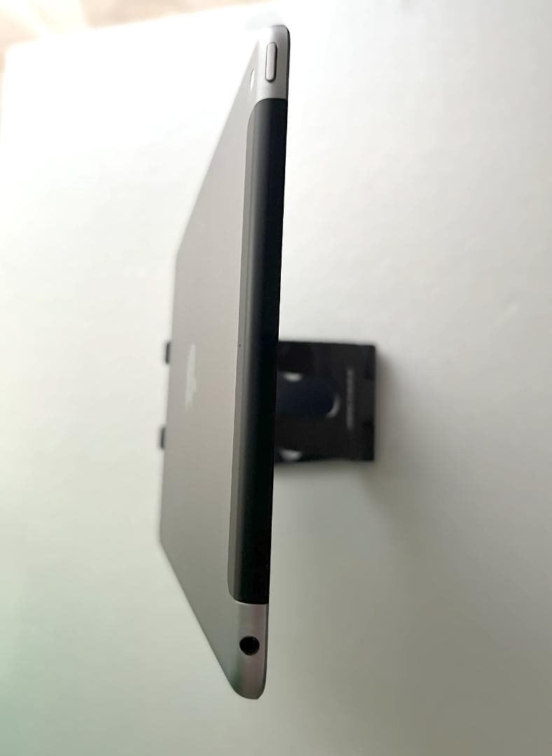 【美品】iPad シムフリー (第6世代) 32GB 本体のみ