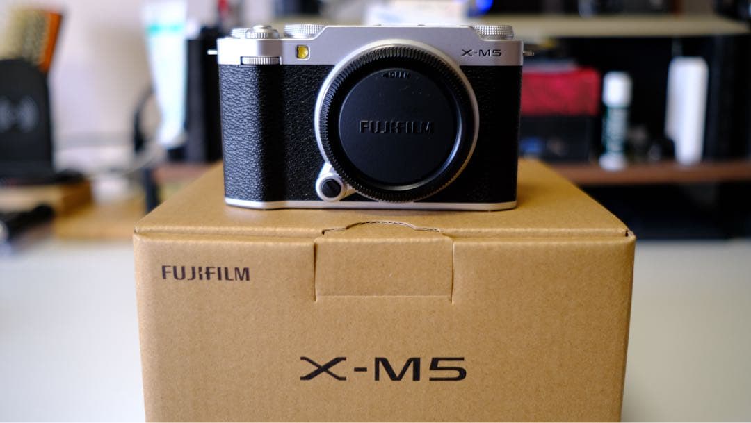 富士フイルム X-M5（シルバー・ボディ単体）　新品未使用品