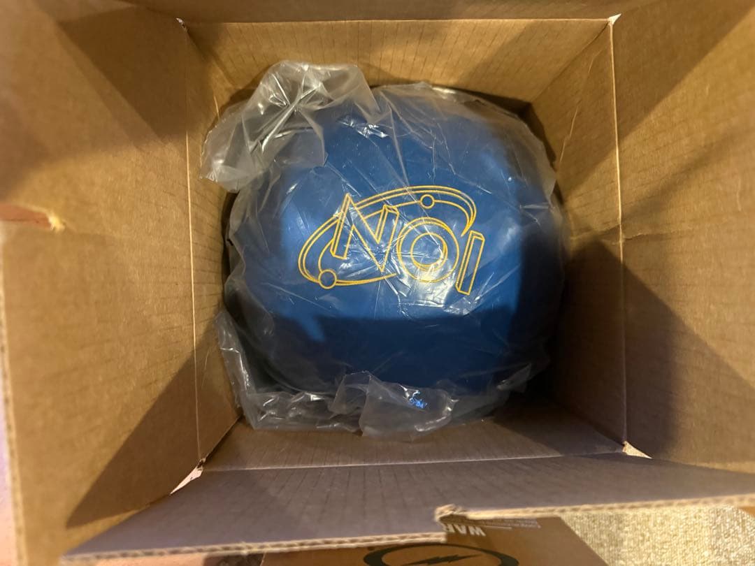 ボウリングボール　ストーム　アイオンプロソリッド15P 新品