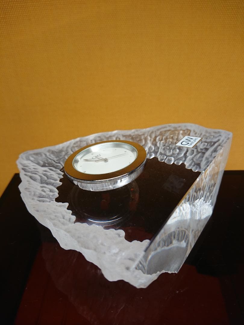 【美品】クリスタルガラス　置き時計　置物　インテリア　工芸品　美術品　A1670