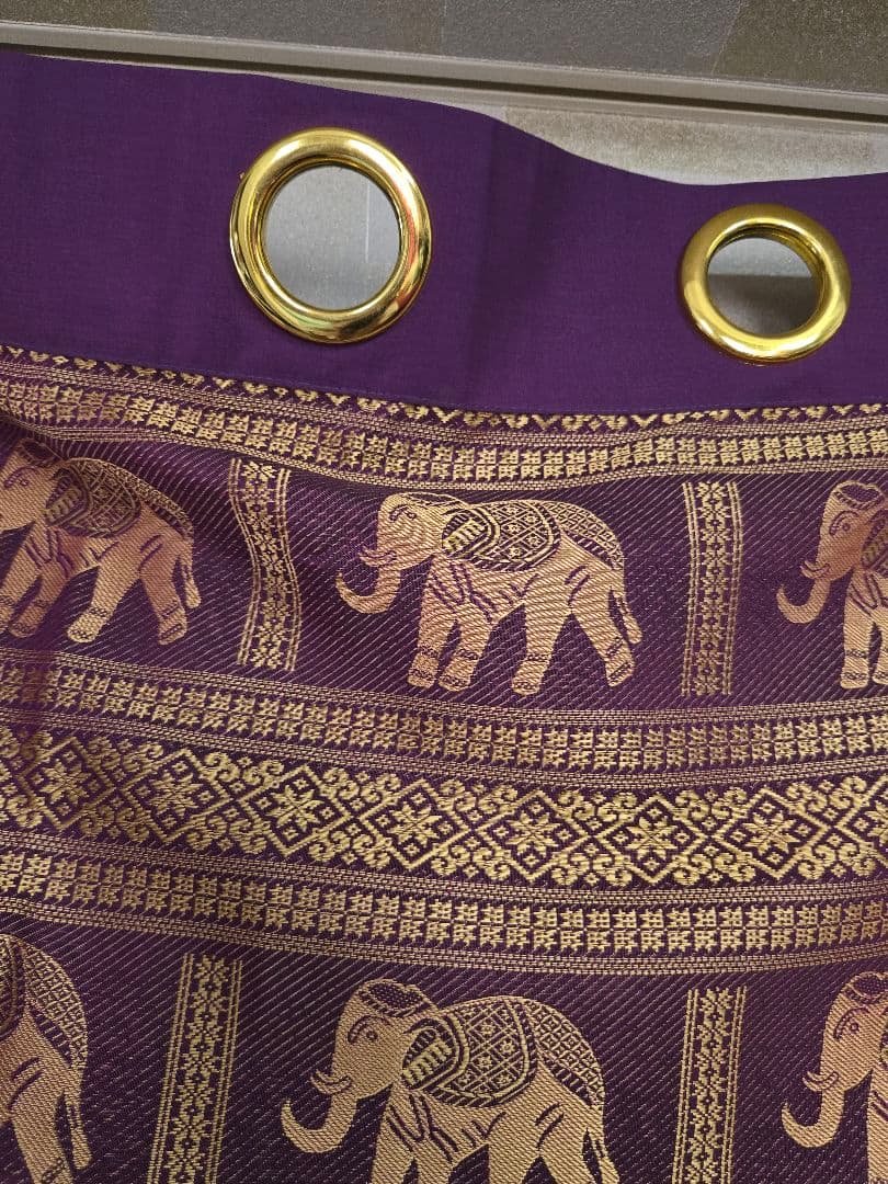 高級感なタイ風の象柄の紫色カーテン