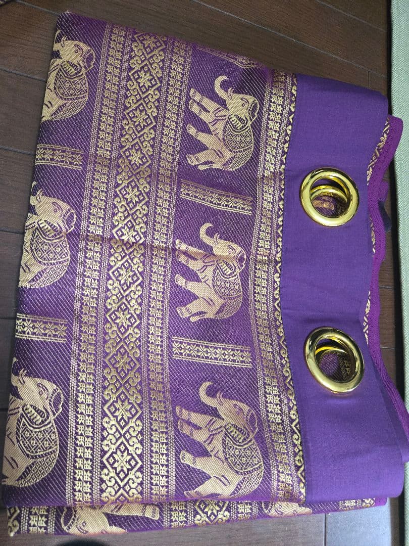 高級感なタイ風の象柄の紫色カーテン