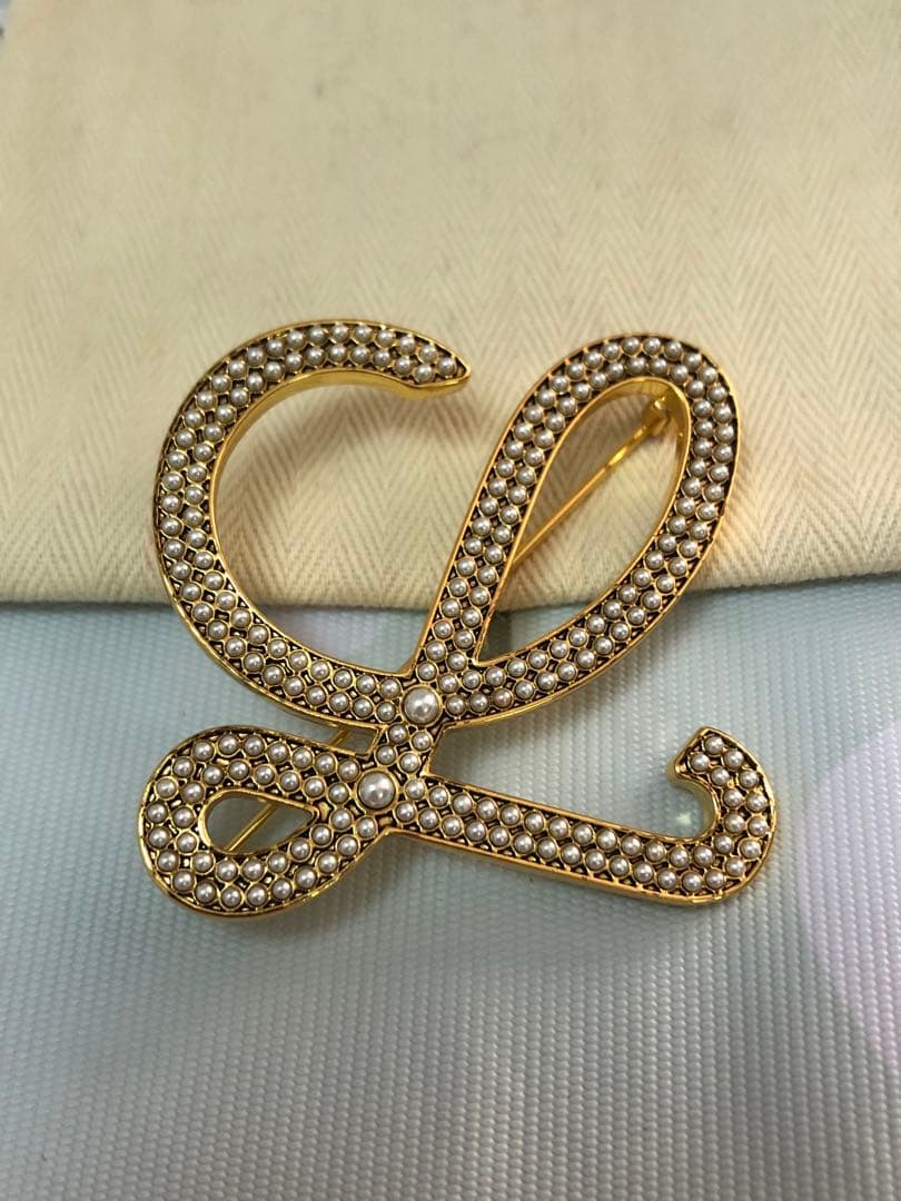 ロエベ　パールブローチ　ゴールド　超美品