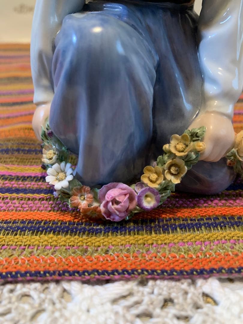 ロイヤルコペンハーゲン　アンティーク　民族衣装シリーズの男の子のフィギュリン！