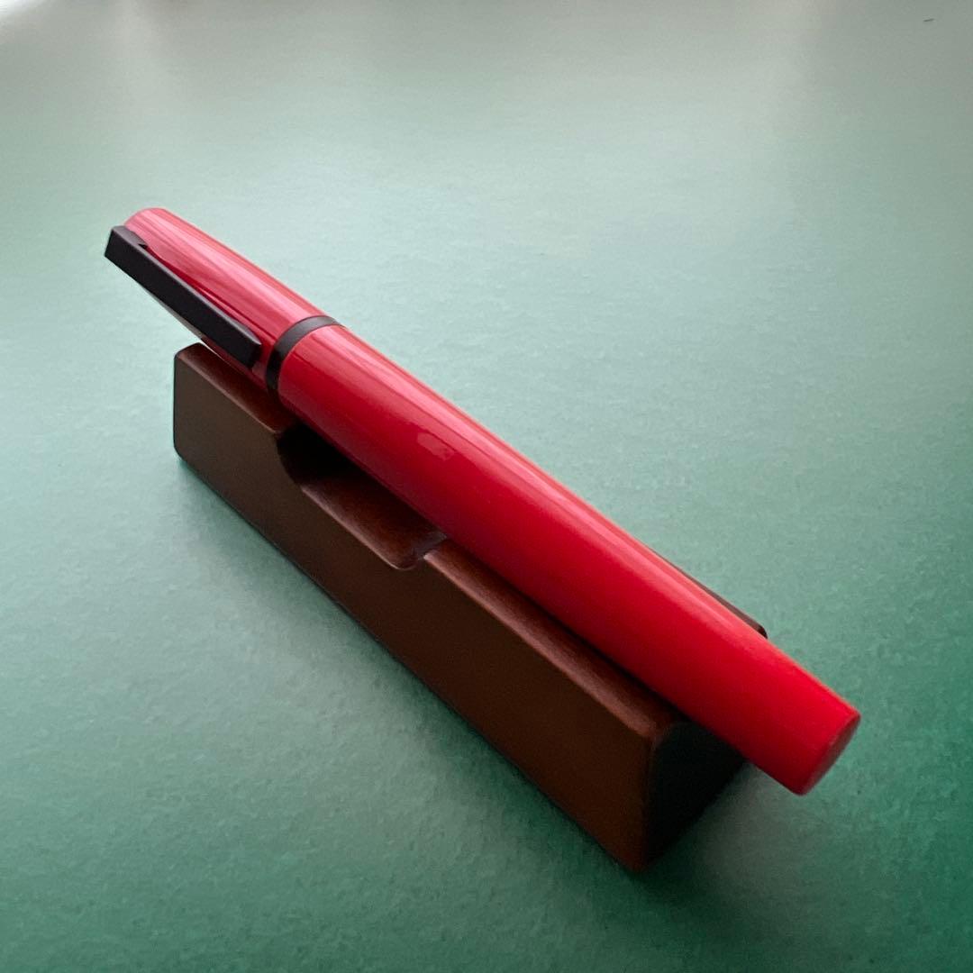 【希少】伊東屋 ITOYA ペンジャケット レッド（未使用に近い）