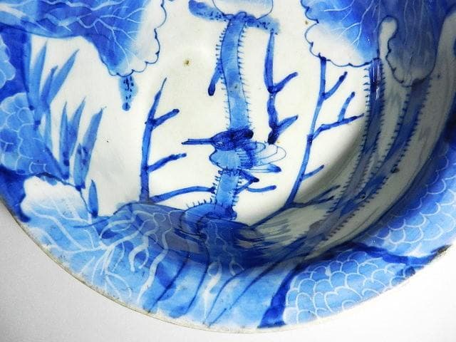 古伊万里染付「蓮と翡翠」の大鉢（概数　Ｄ２２ｃｍ、Ｈ１０ｃｍ、Ｗ１１２０ｇ）