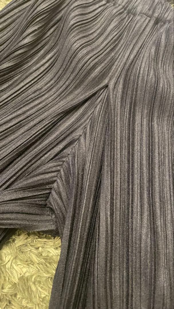 【美品】プリーツプリーツ　ブラックプリーツガウチョパンツ