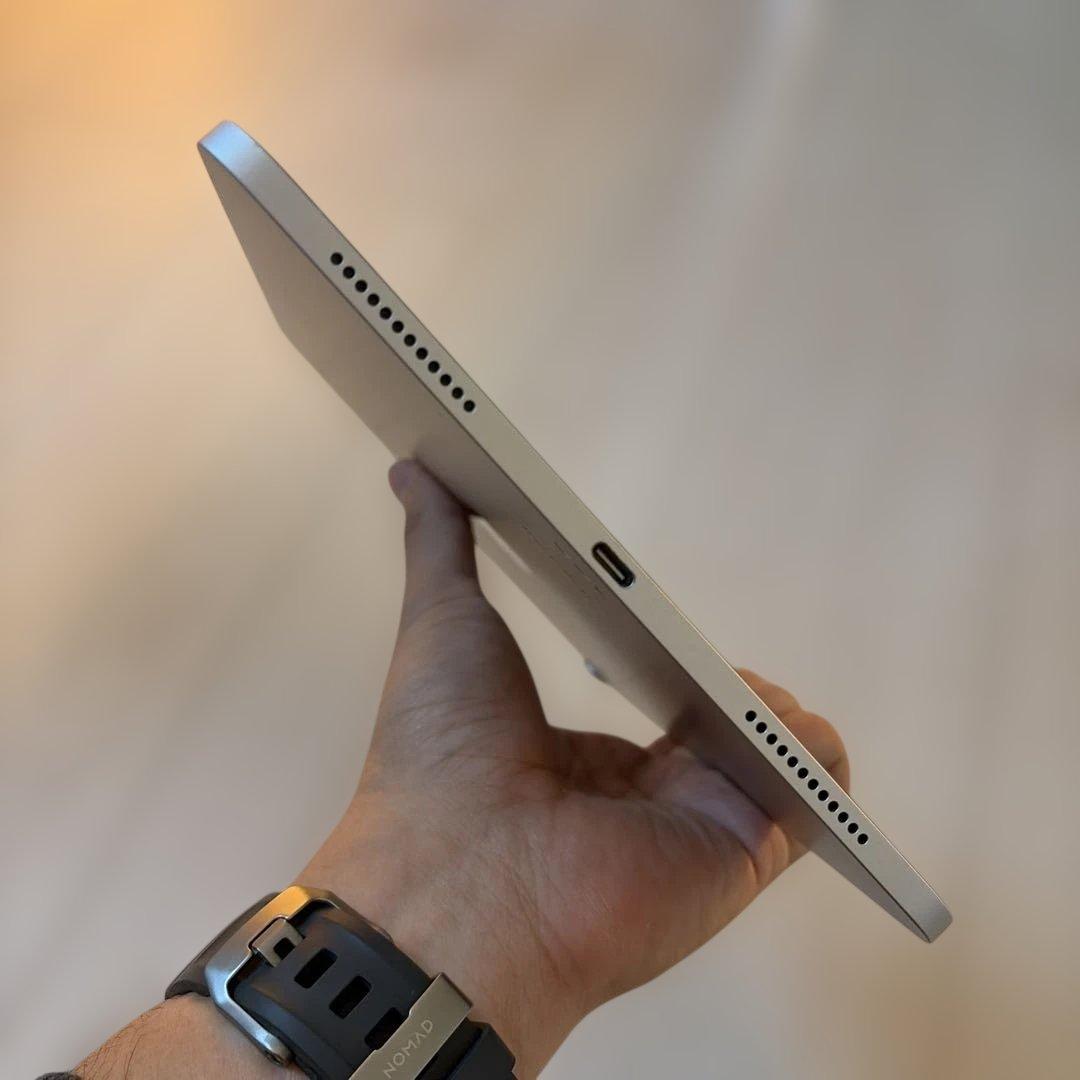 【ジャンク】iPad Air 第６世代 M2 128GB スターライト