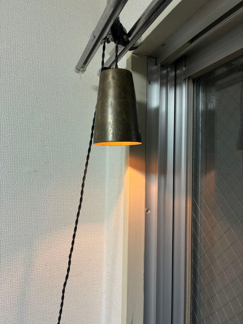 はいいろオオカミ+花屋西別府商店　真鍮のランプ　古道具