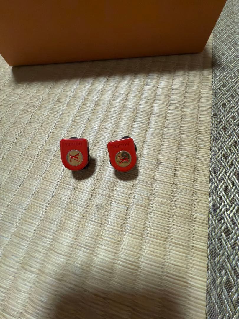 LOUIS VUITTON ワイヤレスイヤフォン ケース付き