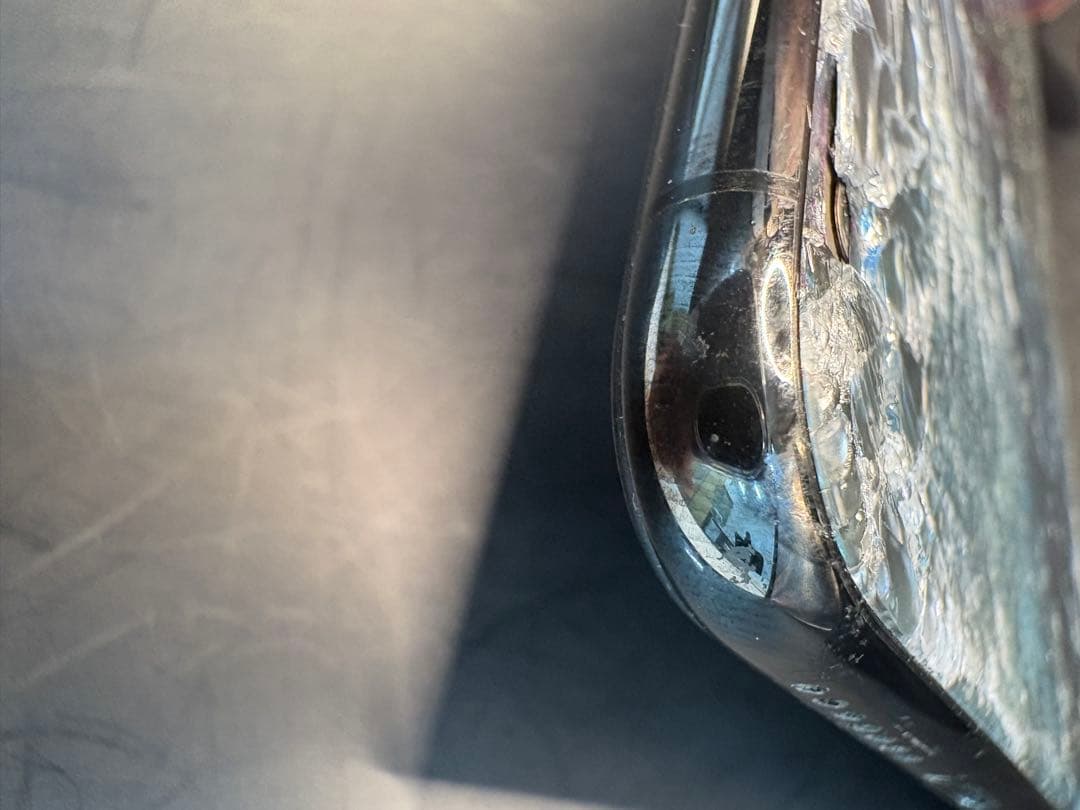 iPhone 11 Pro MAX 512GBひび割れ