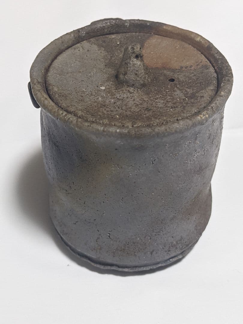 宝瓶（陶印あり）箱なし、説明書なし。