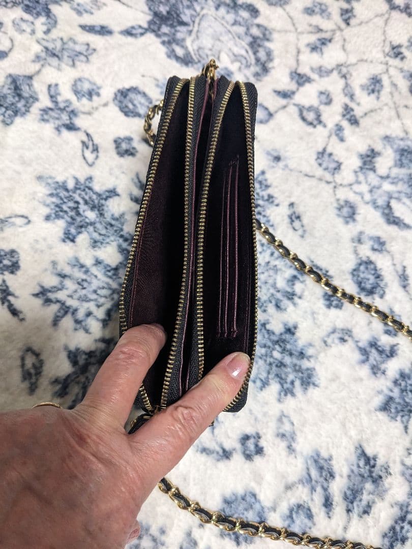 チェーンショルダーウォレット