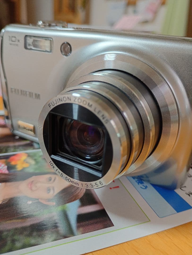 Fujifilm FinePix F70EXR シルバー