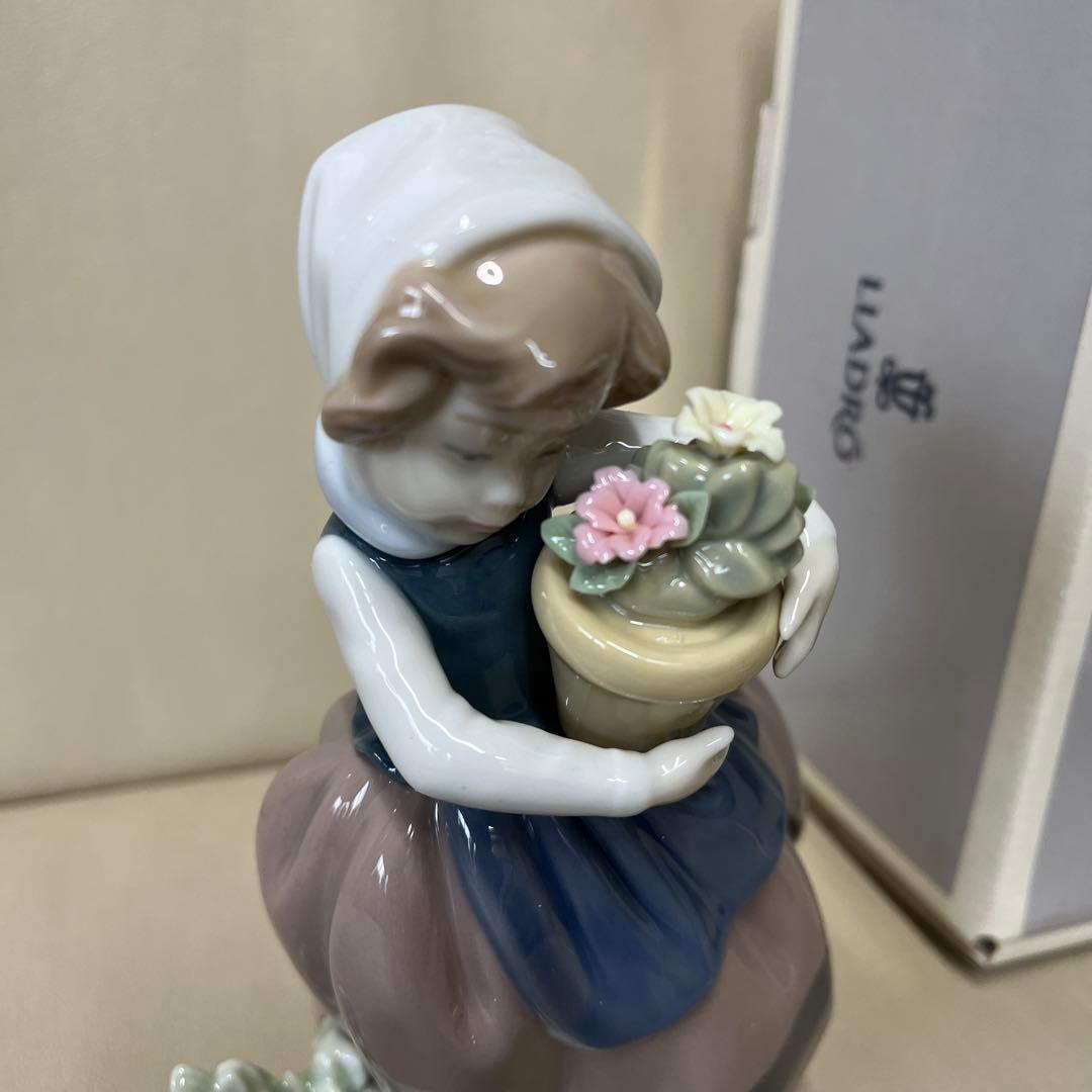 リヤドロ LLADRO磁器人形「Spring is Here(春が来た)」