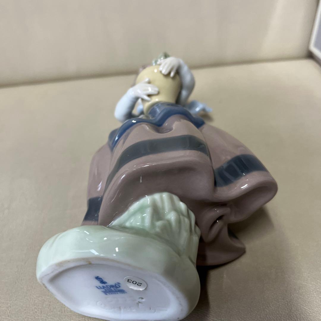 リヤドロ LLADRO磁器人形「Spring is Here(春が来た)」