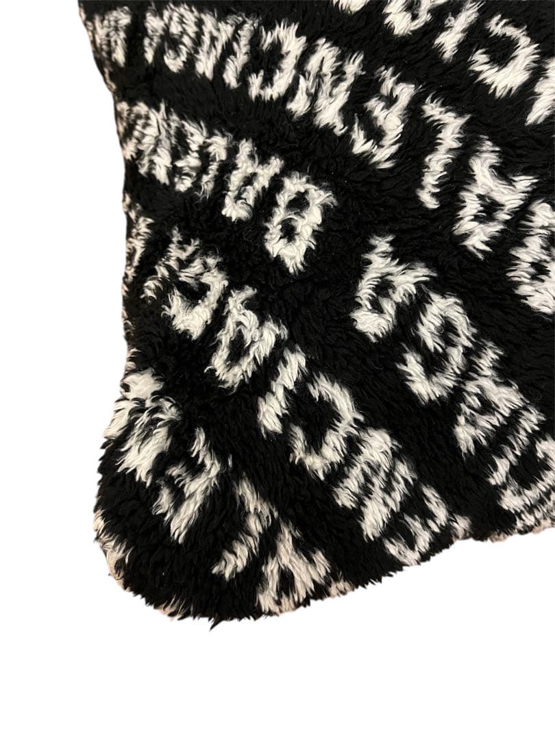 バレンシアガ BALENCIAGA ロゴクッション