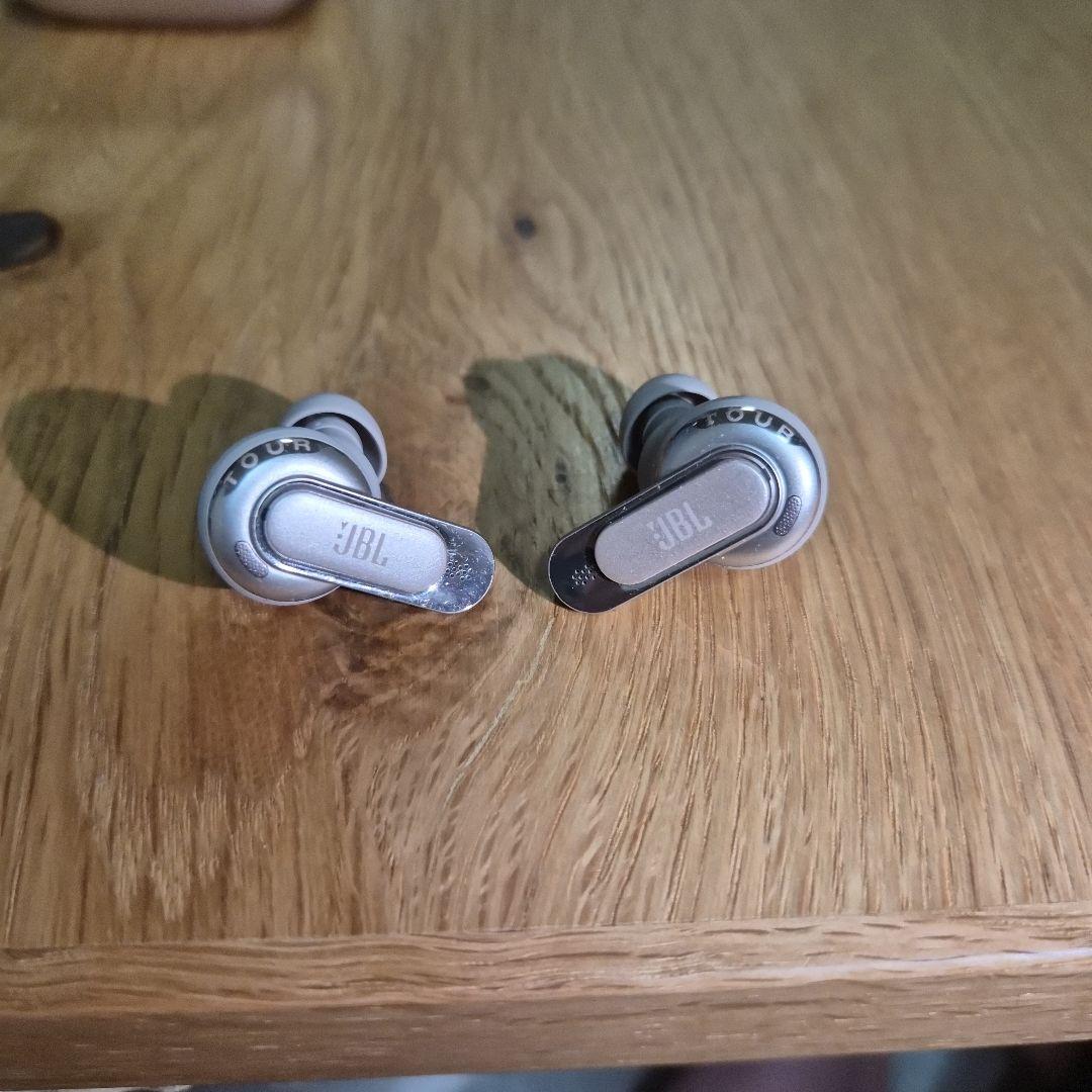JBL TOUR PRO 3 ワイヤレスイヤホン　ケース付