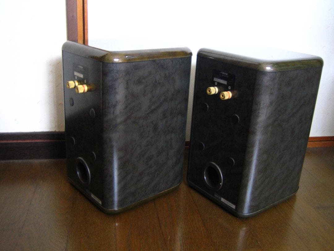 値下げ。コンパクト、上品、高級感のあるスピーカー、ビクター　SX-A103