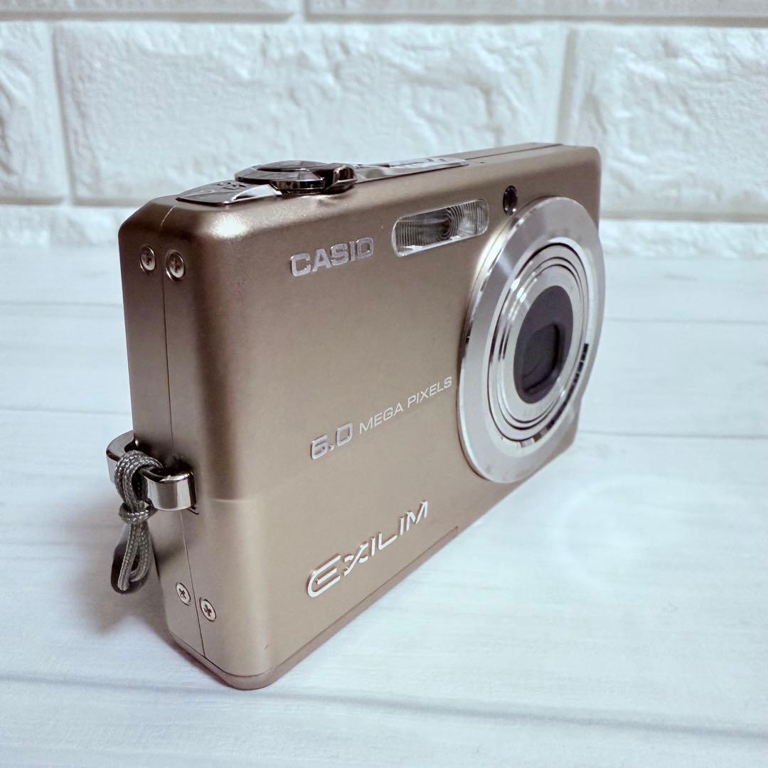美品　CASIO EXILIM EX-Z600 カシオ　ゴールド　SDカード付き